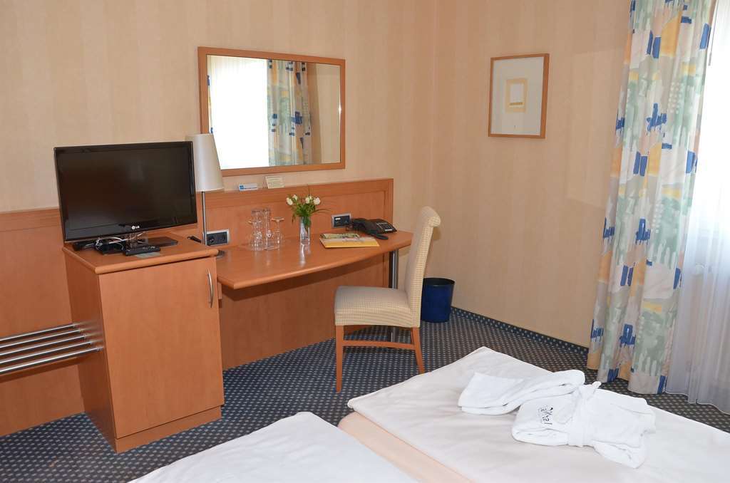 Lavital Sport- & Wellness Hotel Wesendorf Rum bild
