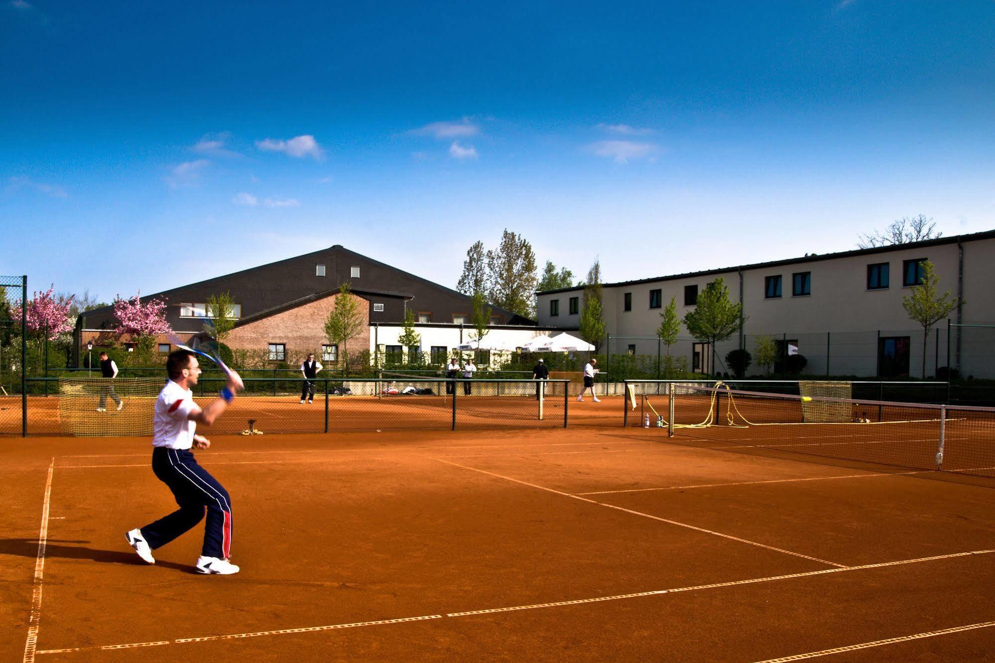 Lavital Sport- & Wellness Hotel Wesendorf Exteriör bild